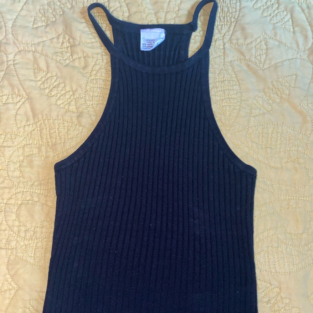black cropped tank